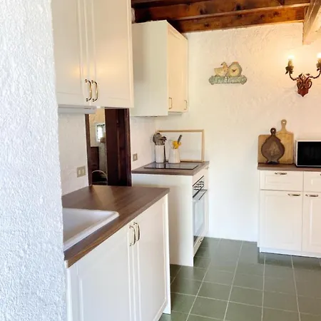 Sciareia - House With Stunning Lake View And Garden Lesa